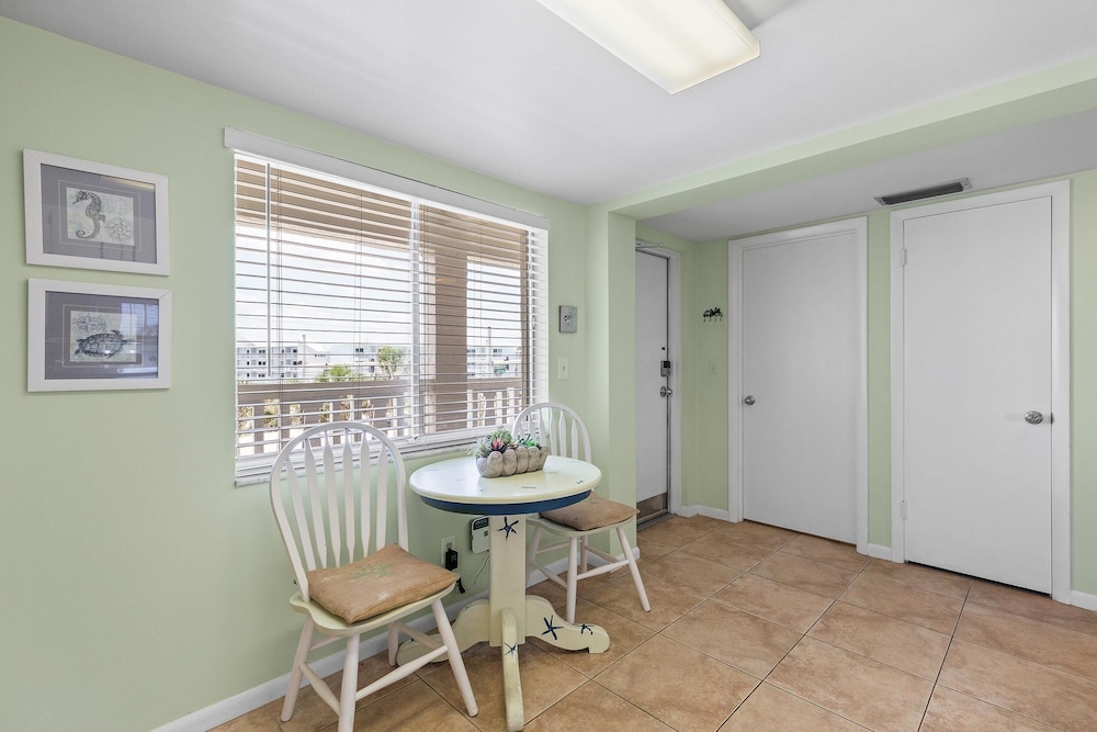 Chateau by the Sea 34B