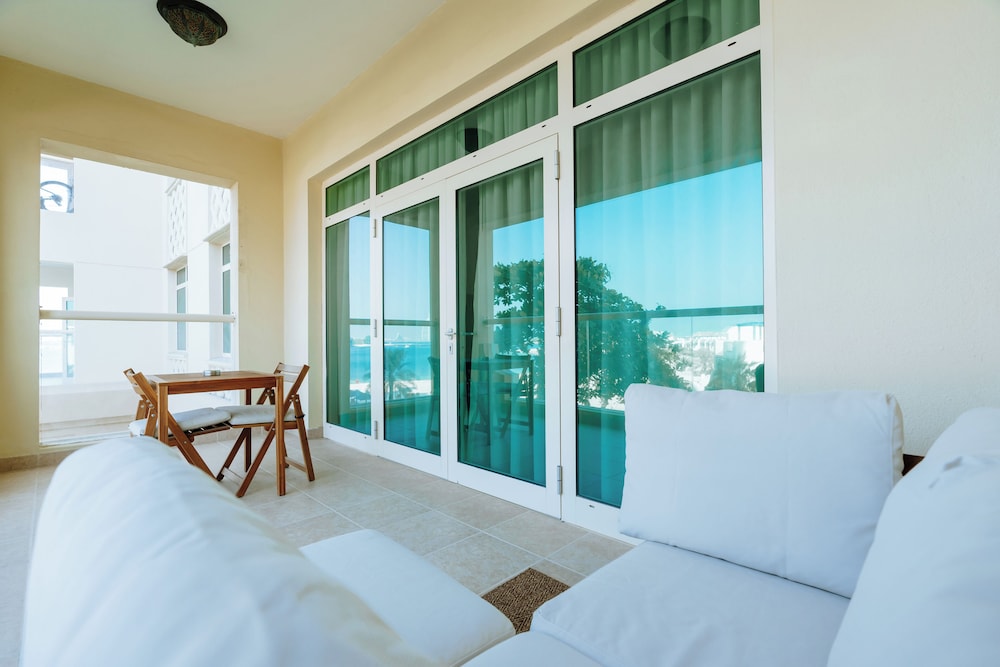 1BR with Ocean Views Palm Jumeirah