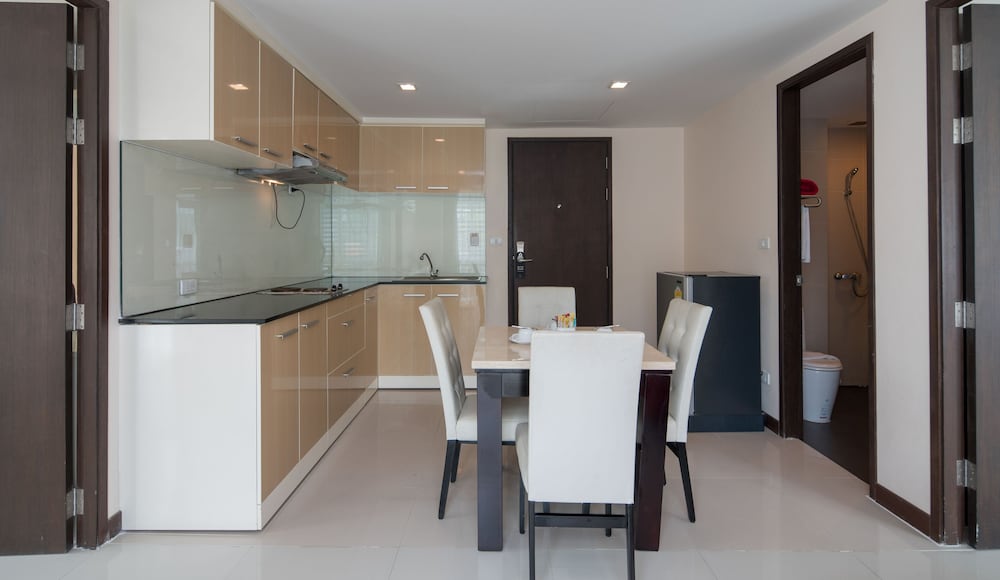 The Kris Condo by Knock-Knock