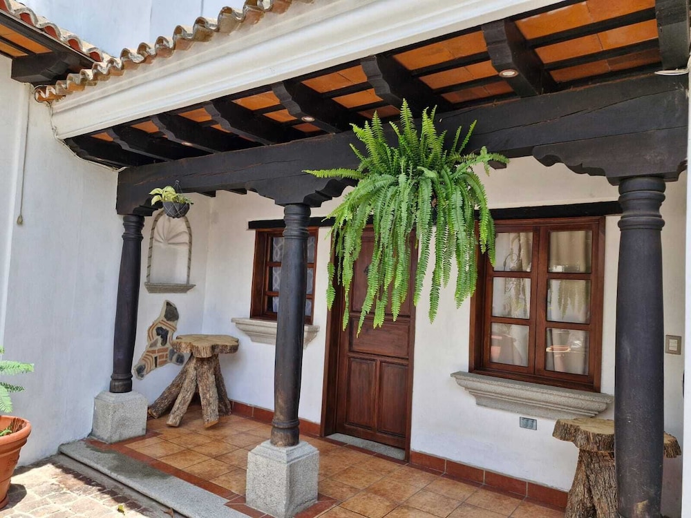 Cozy Colonial Style Azotea Apartments