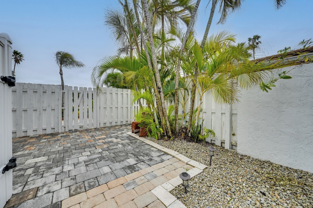 4 Mi to Ocean: Bonita Springs Oasis w/ Heated Pool