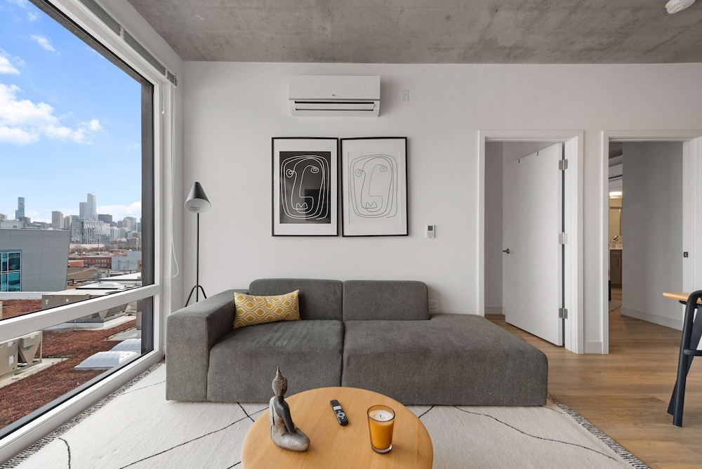 4BR Group Retreat Near Lincoln Park
