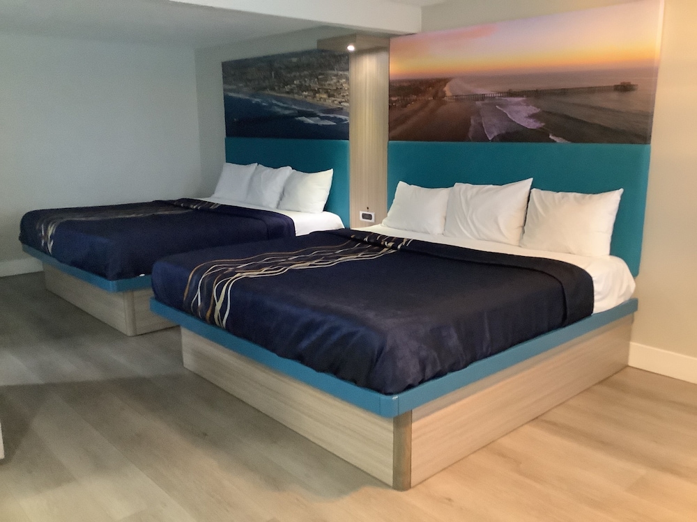 Super 8 by Wyndham Oceanside Downtown