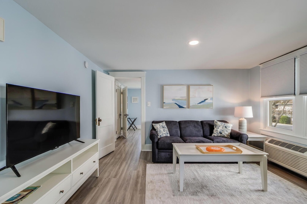 Baltimore Avenue 49 #2