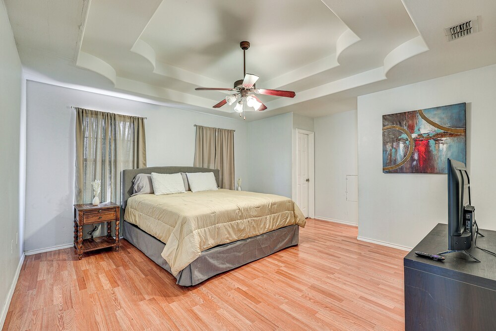 4 Mi to Dtwn Brownsville: Family Home w/ Yard!