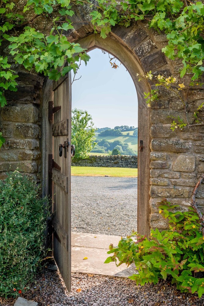 Alltybrain Farm Cottages and B&B