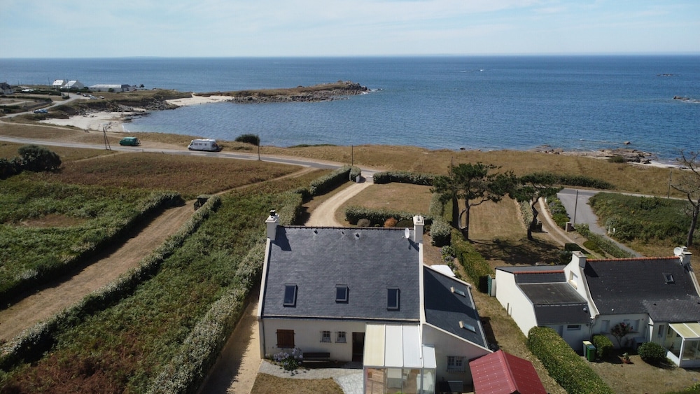 Apartment in Lampaul-plouarzel by the Beach