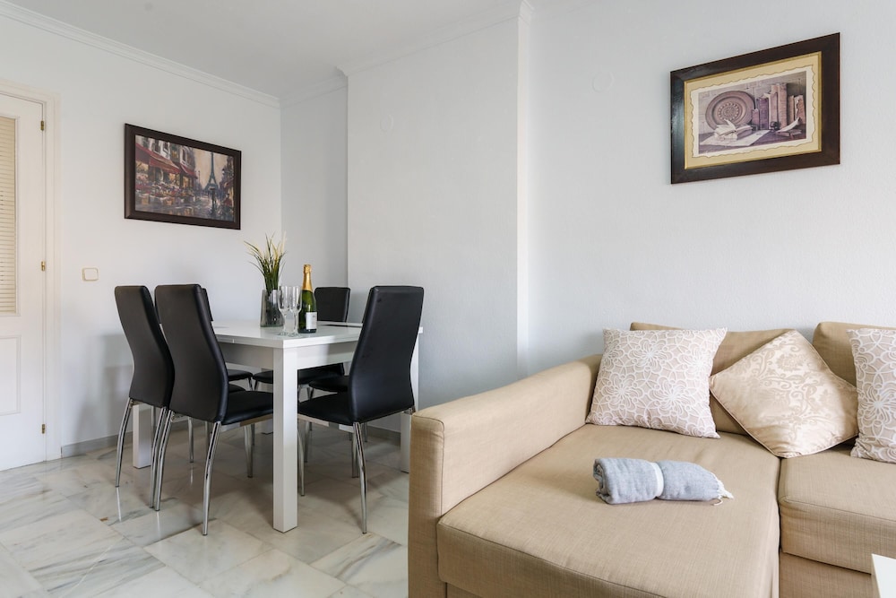 Apartment Hispanidad With Pool photo 4