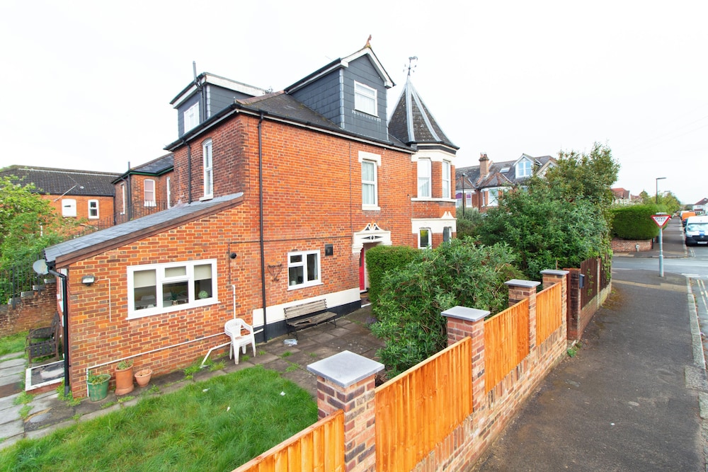Thornbury Guest House Room