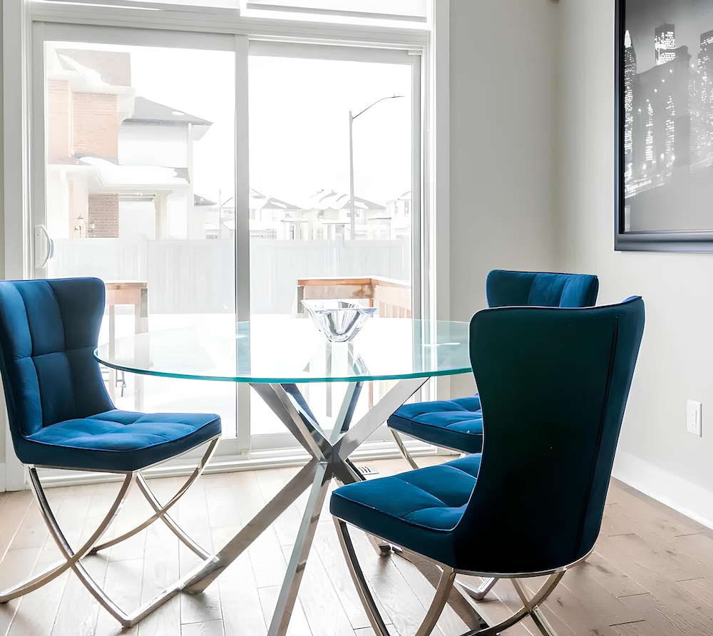 Cheerful and Modern view 3