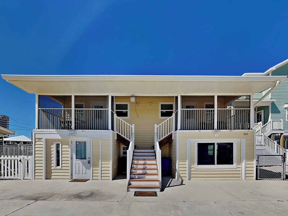 The Tides Retreat by Distinctive Beach Rentals