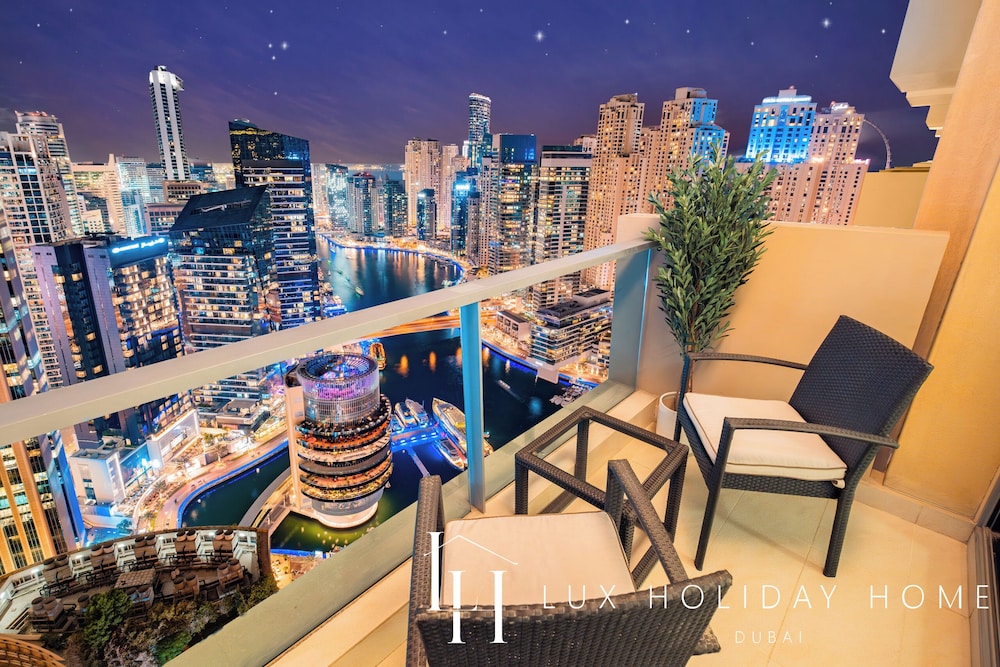 LUX The JW Marina Studio 4