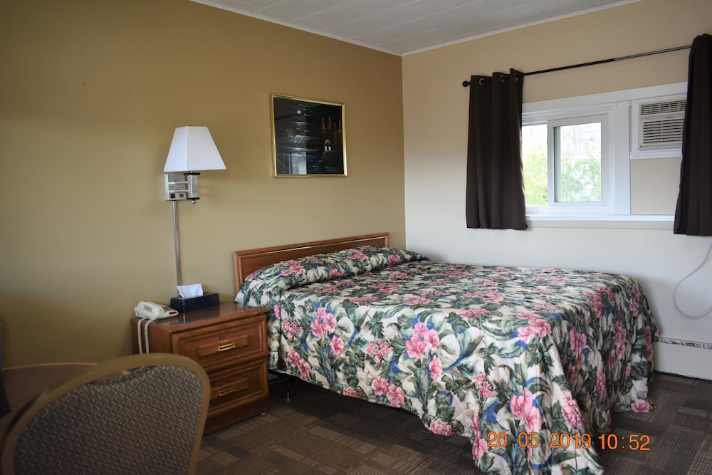 Hillside Inn Pembroke