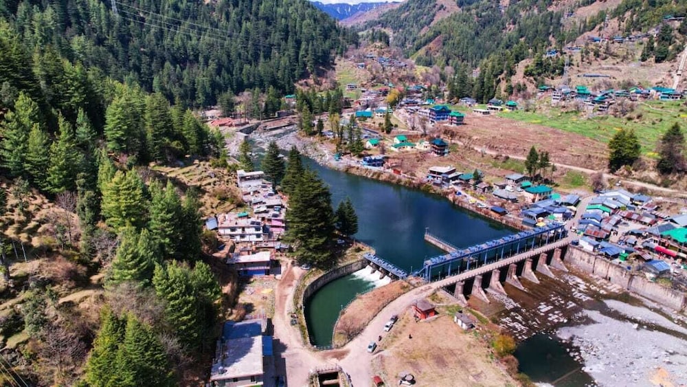 Near Mountain Hotel Hidden Heaven Shimla