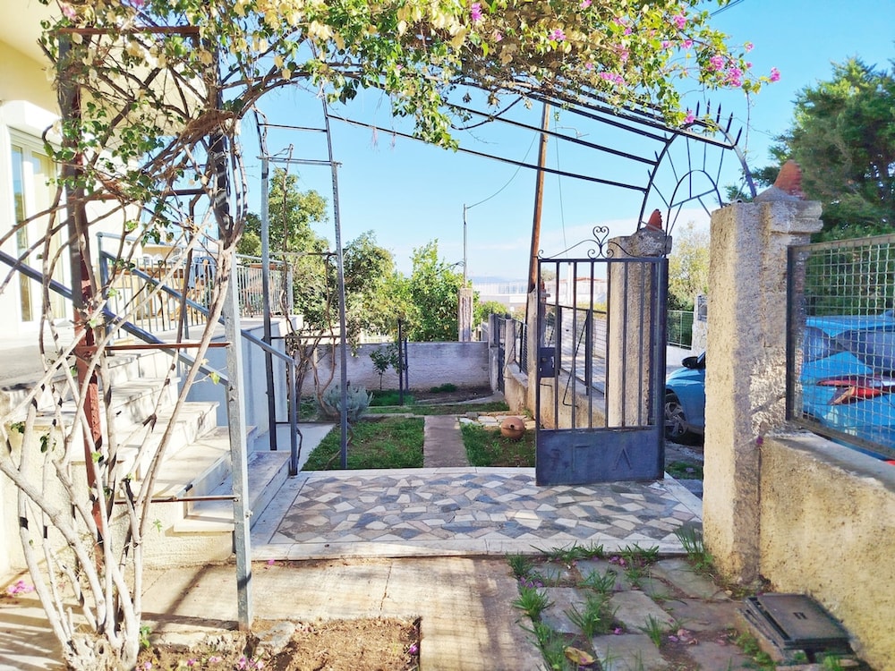 Two Bedrooms House Near Athens Airport