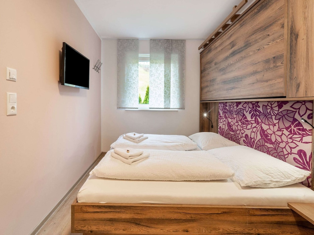 Large Apartment in Sankt Georgen With Balcony