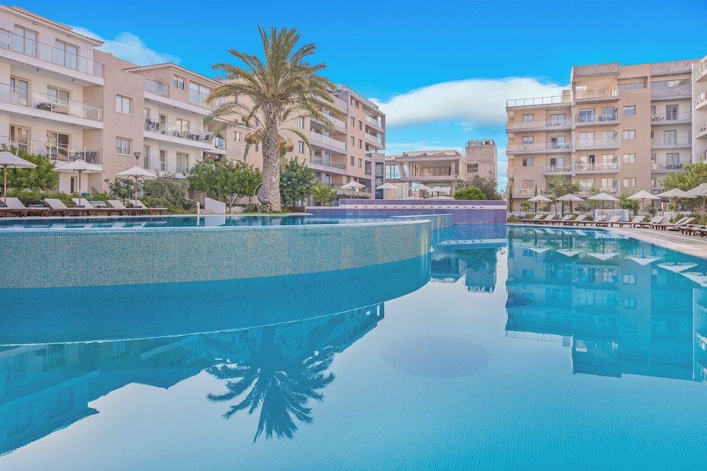 Paphos Vacations - Elysia Park - Property Image 70