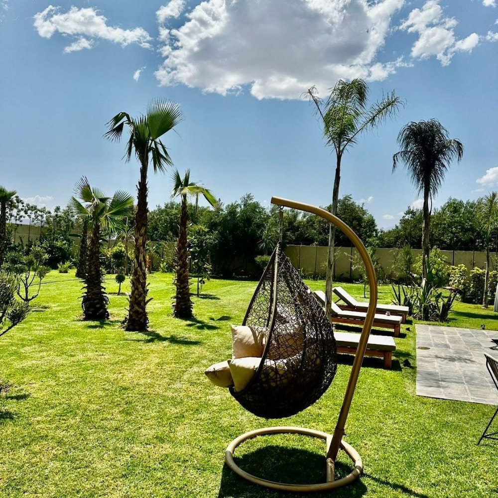 VILLA HASARD