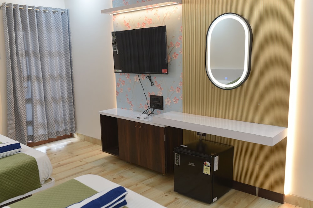 ILIF 2706 Western Breeze Villas