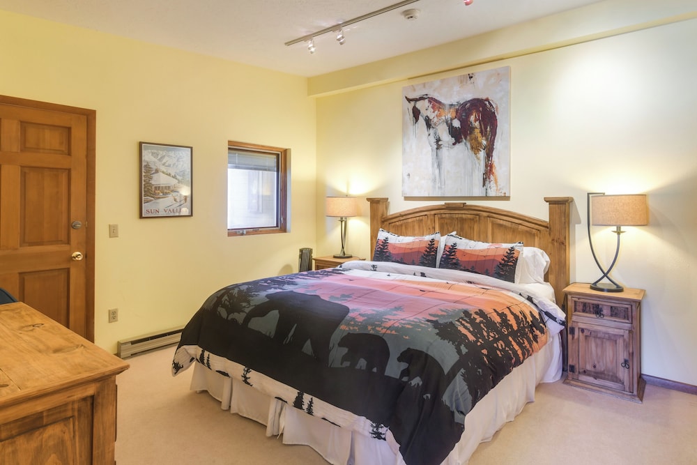 2 Mi to Sun Valley Resort: Walkable Condo!