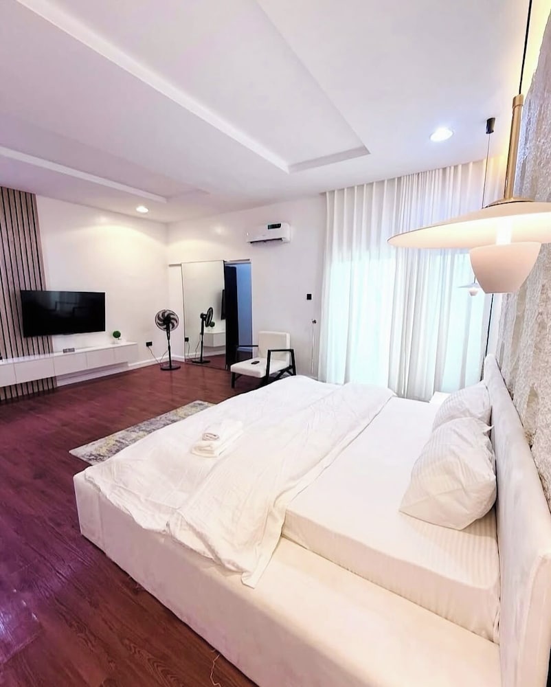 Devon's Villa and Apartment