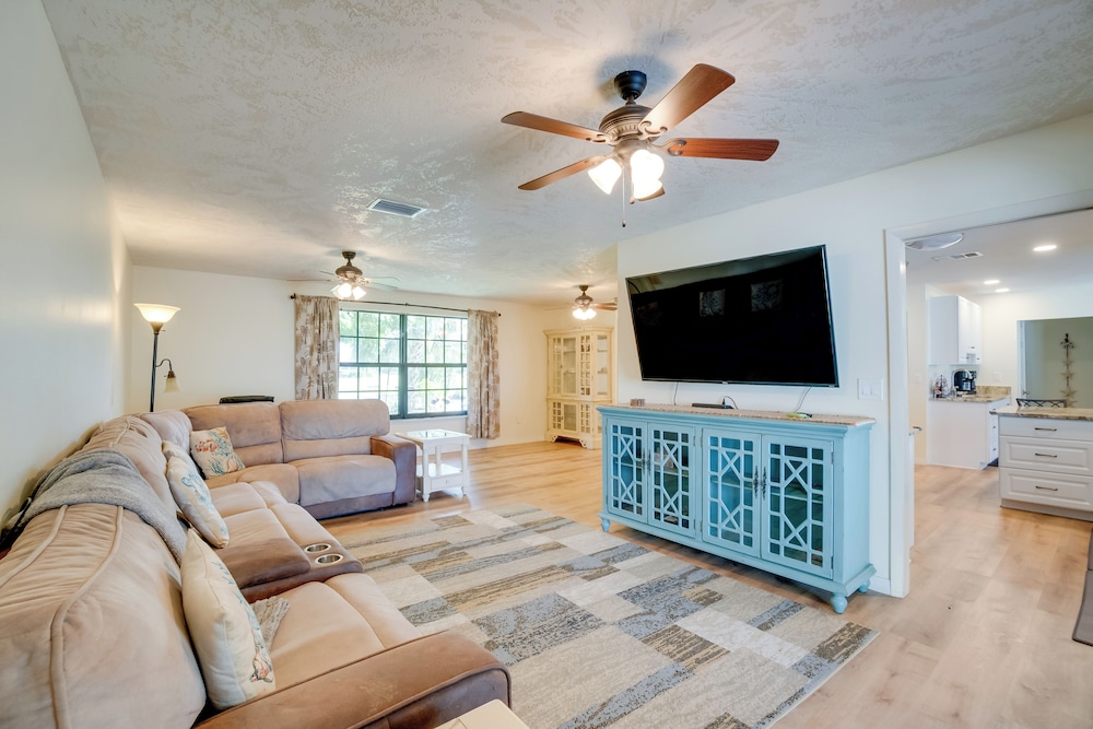 Heated Pool + Lanai: Peaceful Punta Gorda Stay