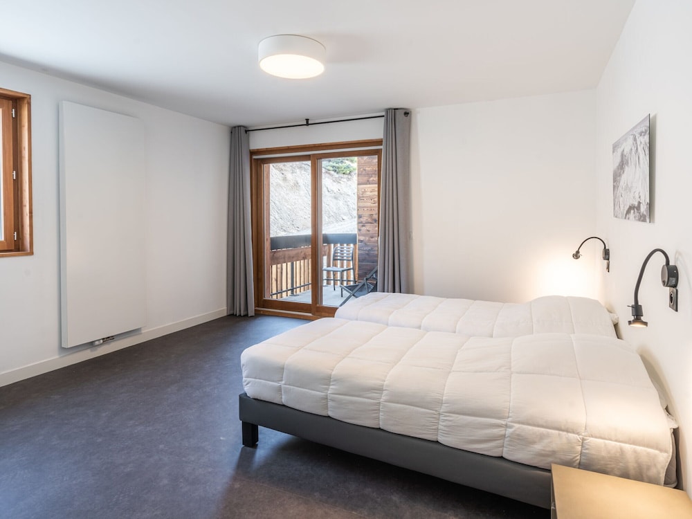 Chalet in Auris-en-oisans With Balcony Views view 3