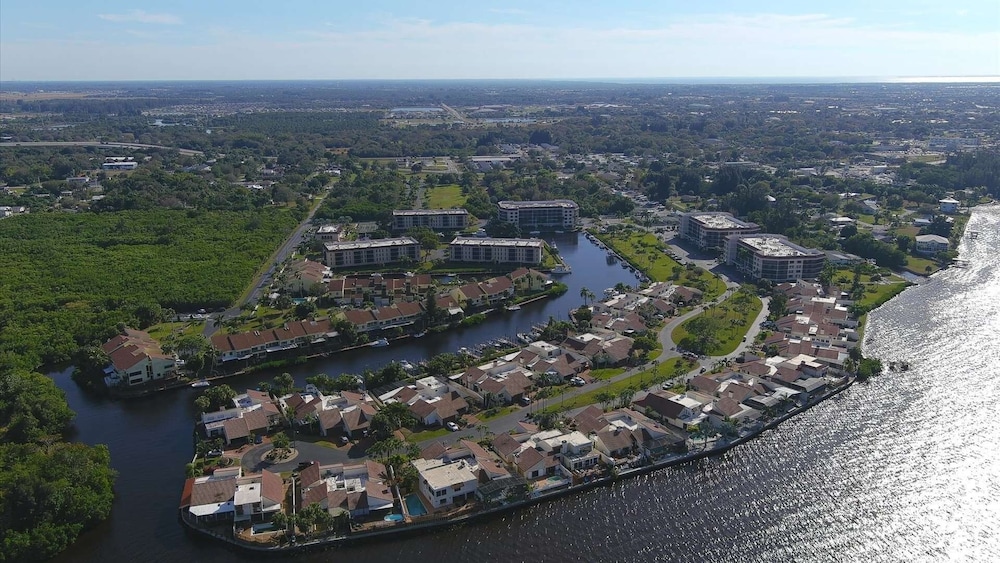 Quiet Condo Near Downtown Punta Gorda 2 Bedroom Condo