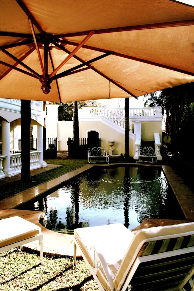 Cricklewood Manor