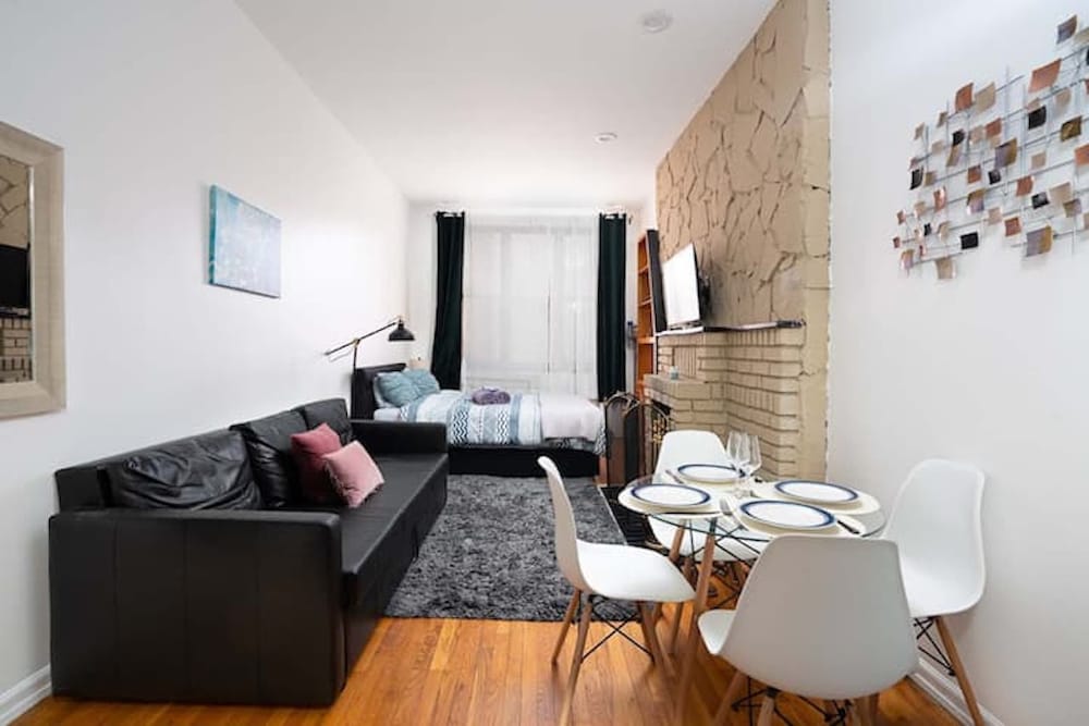 Charming Quiet Studio Right Off Central Park West