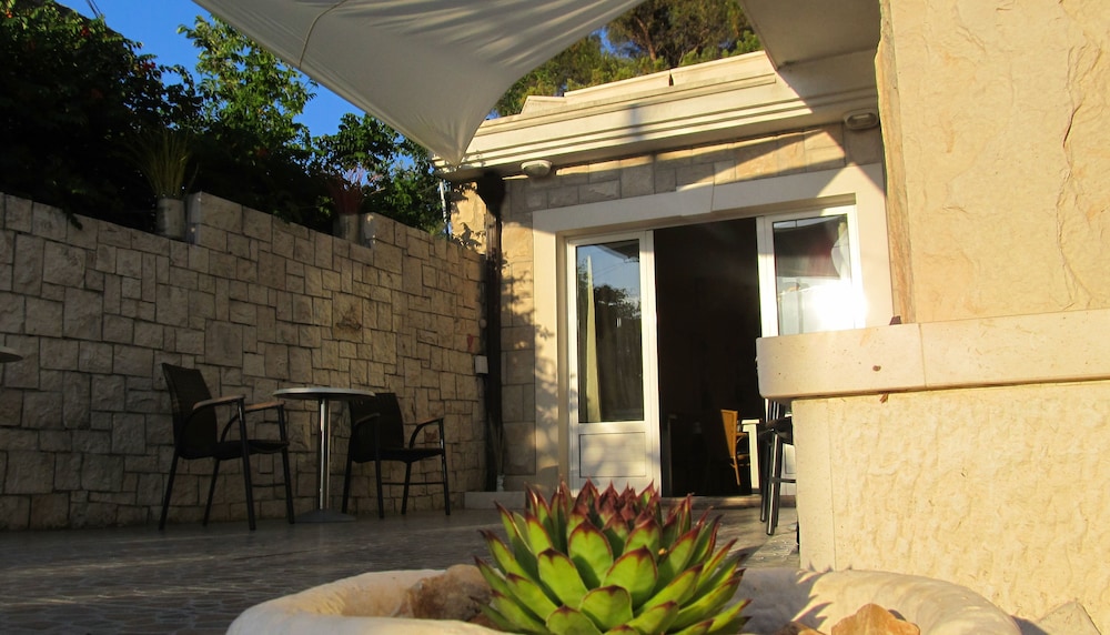 Villa PaPe view 2