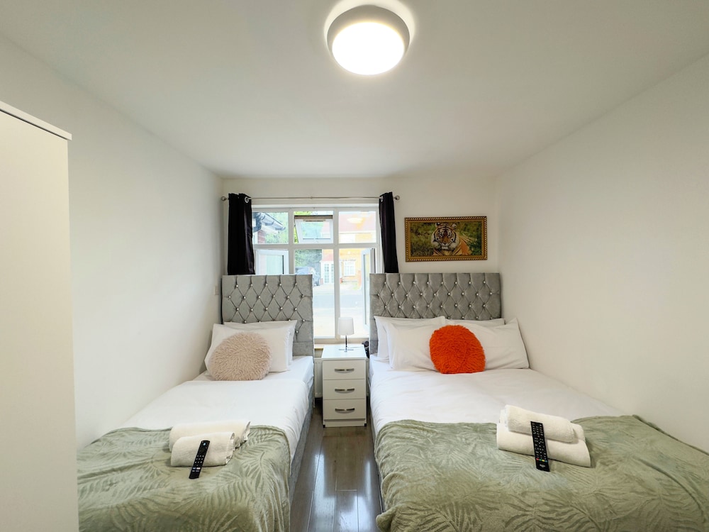 Heathrow Lodge B&B