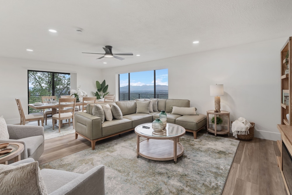 All-new Luxe Stay Views, Sauna & Hot Tub 7 Bedroom Villa