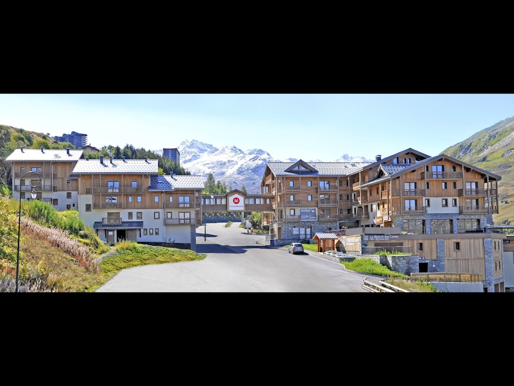 Apartment in Les Menuires With Spa & Ski Access