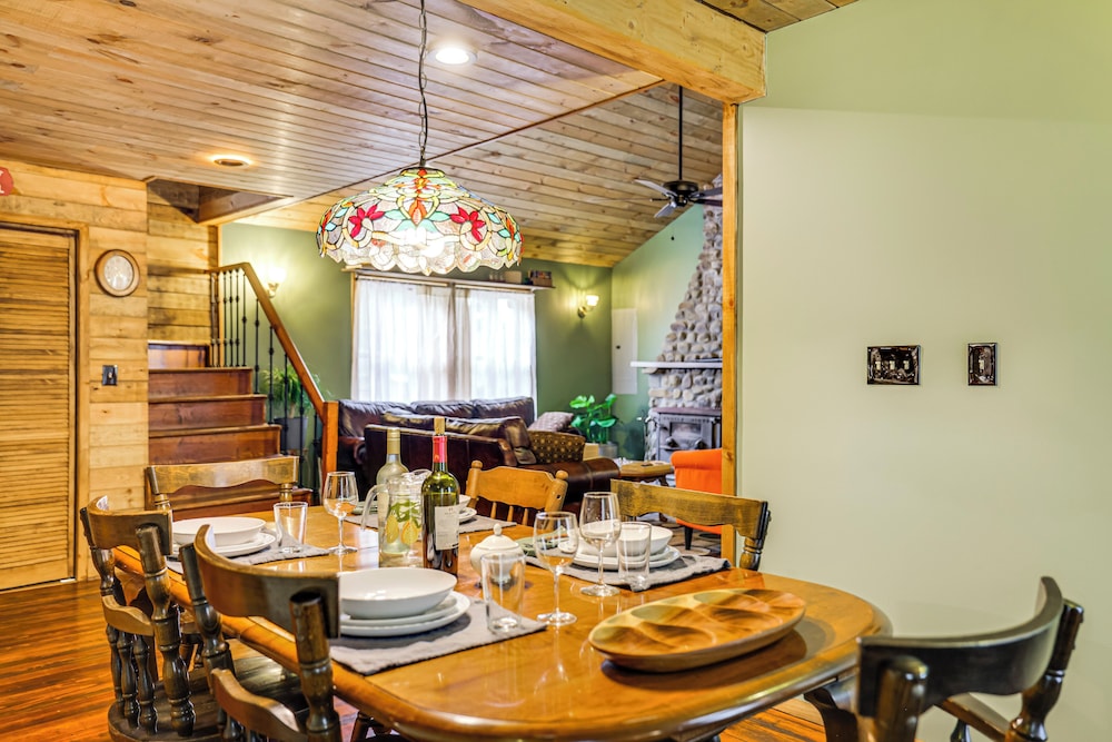 Ski, Swim, Relax: Old-fashioned Poconos Getaway