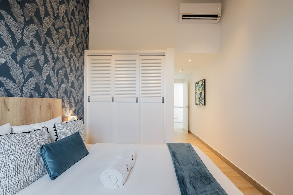 w Phenomenal 2BR w Fantastic View in Panama