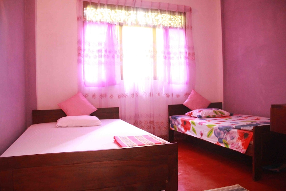 Hikka Yellow Villa - Hikkaduwa view 2