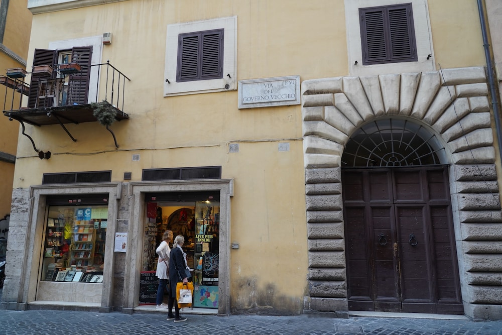 StarHome NAVONA