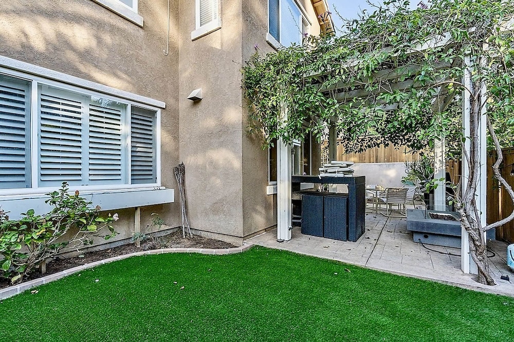 Allura Carmel Valley - 4 BR 4 BA