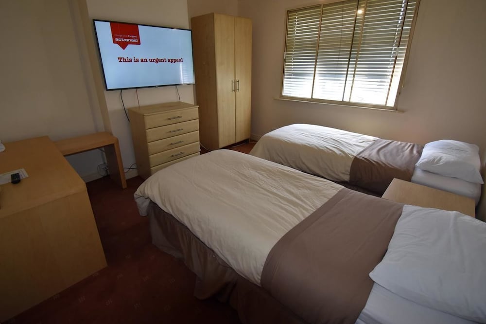 Racecourse Guest House view 5
