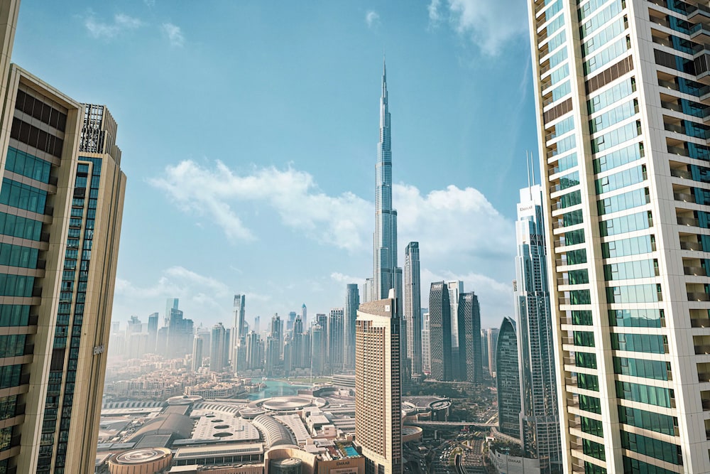 DVH Luxe Retreat 4BR Burj View Apartment