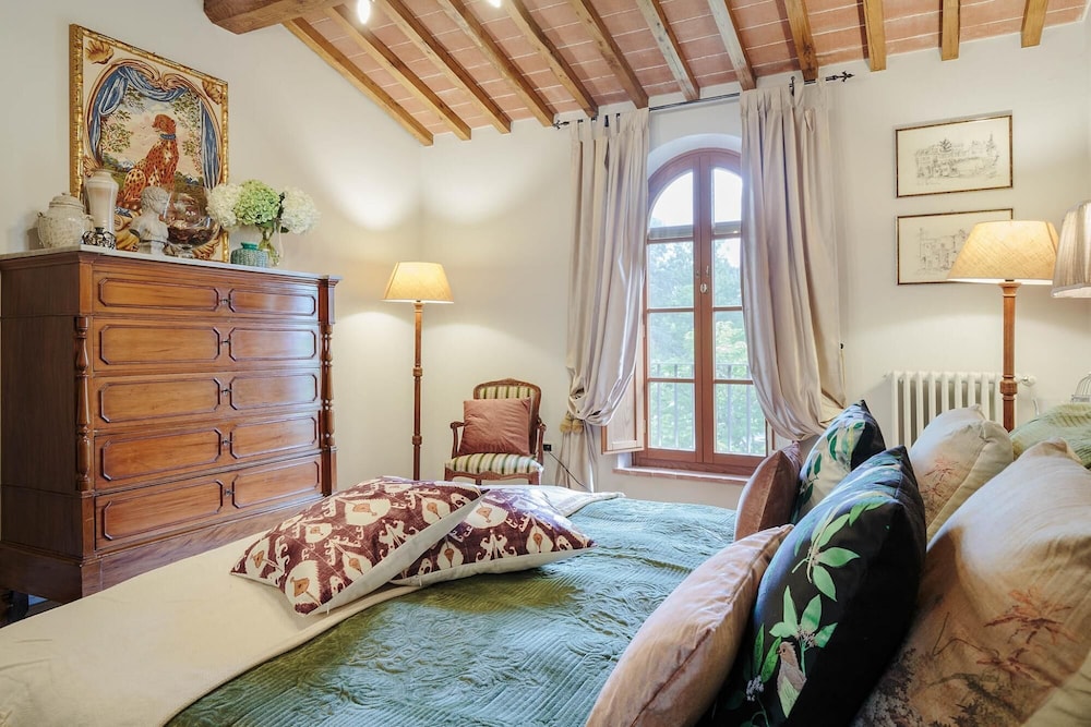 Villa Medicea in Orentano view 4
