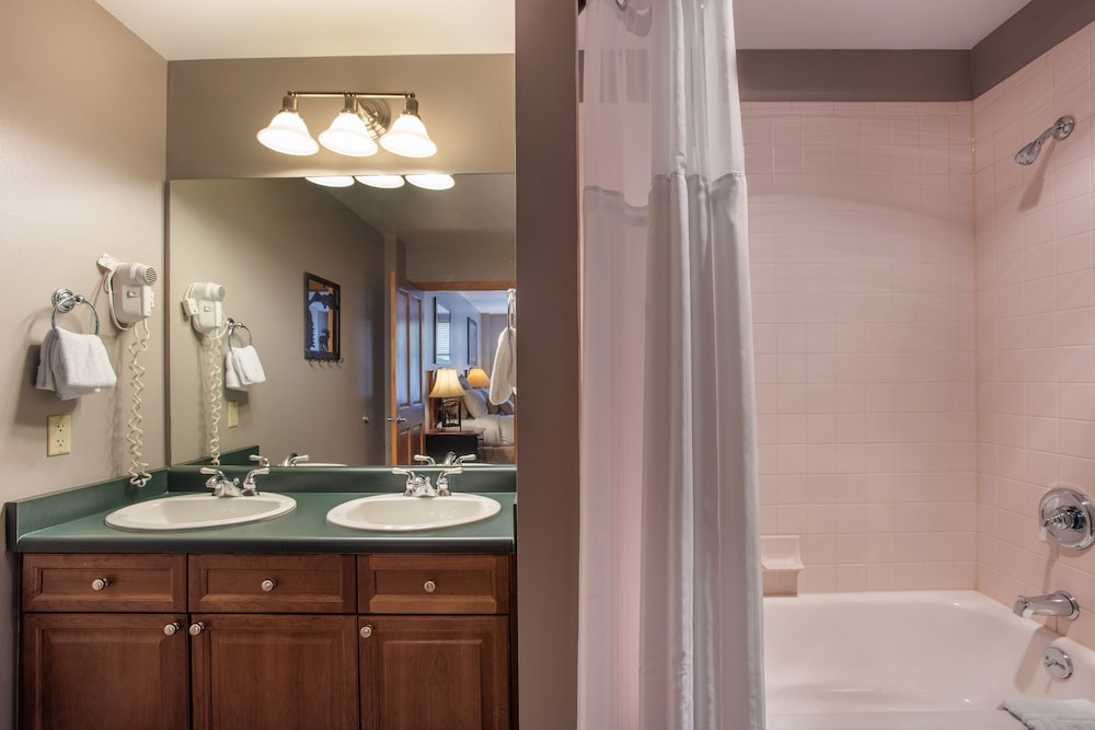 Winter Park Resort Lodging - Zephyr Mountain Condos