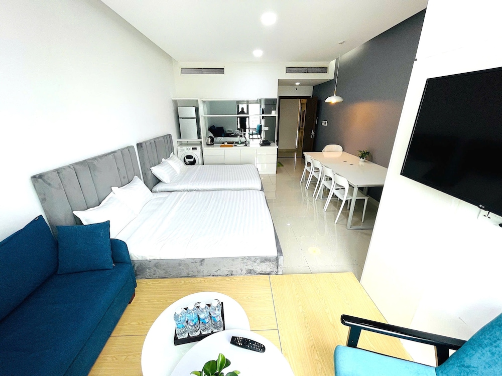Diamond Suite Golden King