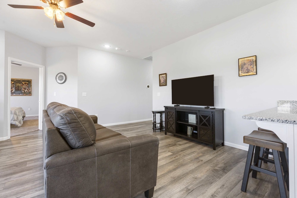 Stonebridge Escape Sleeps 8!