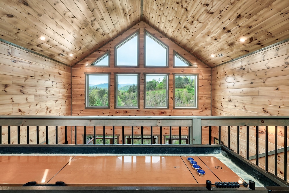 Smoky Horizon by Avantstay Game Room, Movie Theater, Deck w Hot Tub Views! view 5