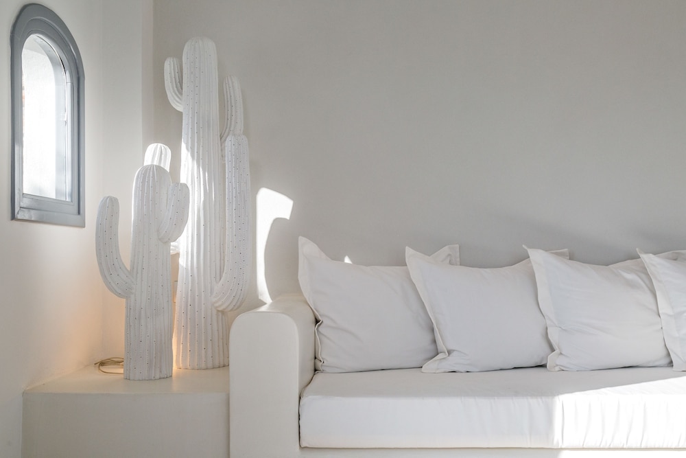 On The Rocks Antiparos photo 2