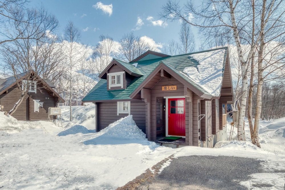 Tanoshii Chalet by H2 Life - Image 1