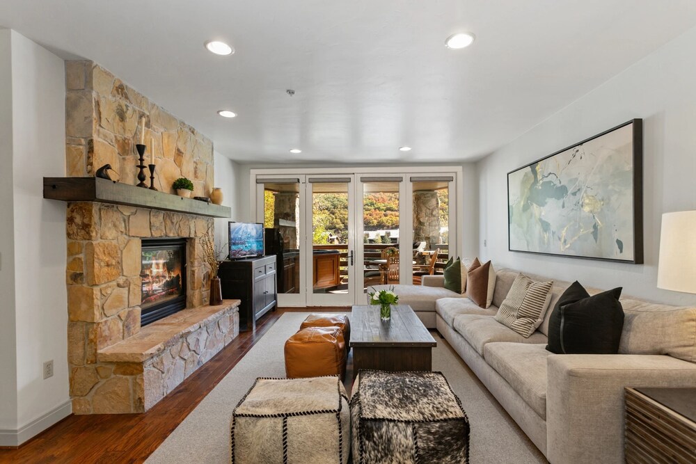 Trail's End Lodge at Deer Valley Resort - Two Bedroom Residence with Den and Spa #102 2 Condo