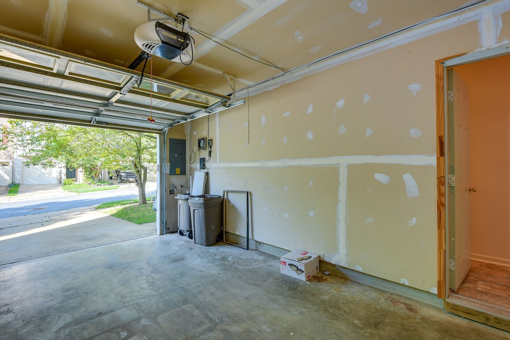 Owings Mills Townhouse: 8 Mi to Liberty Reservoir! - Property Image 4